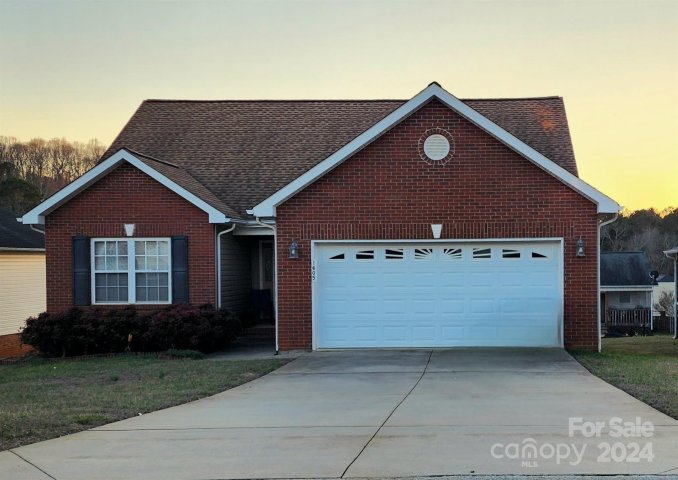 1605 Mayfair Drive sold home in Mayfair, Conover, NC