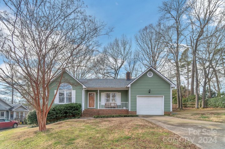 128 Deertrack Drive sold home in Deertrack, Mount Holly, NC