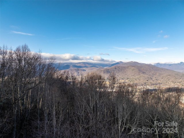 1412 Easy Wind Drive sold home in High Hickory, Swannanoa, NC