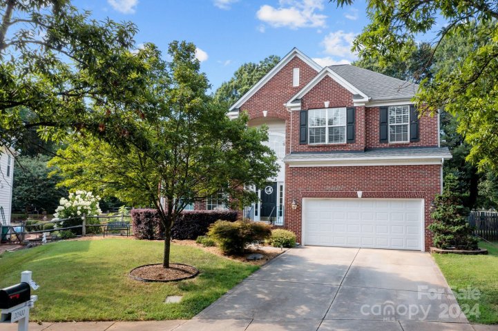 20300 Southshore Drive sold home in Sawyers Landing, Cornelius, NC