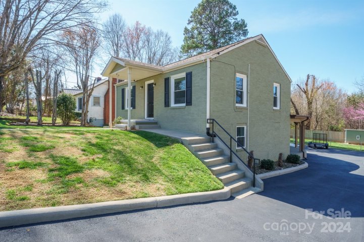 626 Salisbury Road sold home in Country Club Estates, Statesville, NC