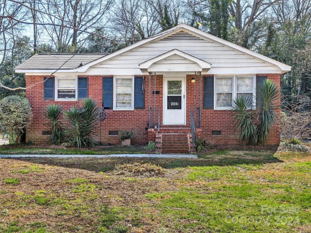 1420 Woodhill Lane sold home in Sheffield, Charlotte, NC