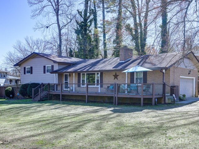 104 Lyndon Lane sold home in Stoney Crest, Hendersonville, NC