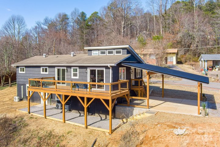 235 North Fork Road sold home in Lakewood, Black Mountain, NC