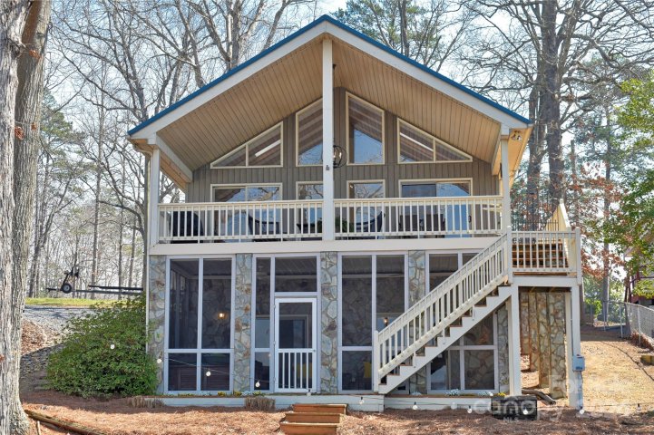 242 N Shoreline Drive sold home in Dixie Shores, Badin Lake, NC