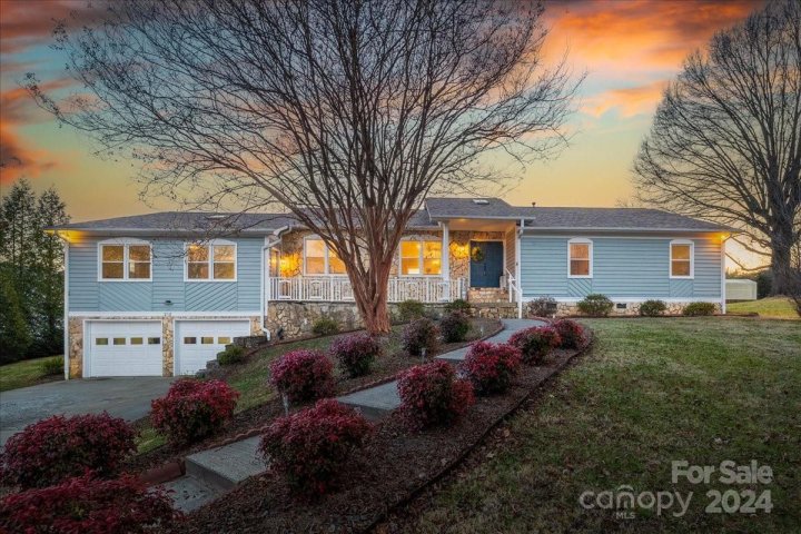 212 Woodlawn Drive sold home in Woodland Acres, Morganton, NC
