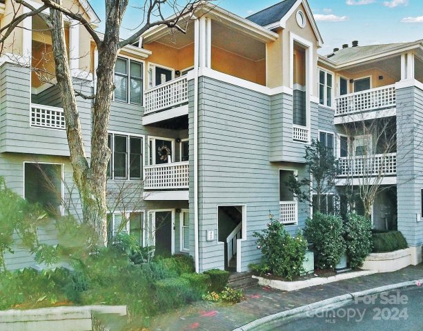 222 Queens Road sold home in Queens Station, Charlotte, NC