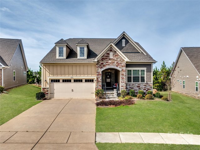 222 Kentmere Lane sold home in Summerhouse at Paddlers Cove, Lake Wylie, SC