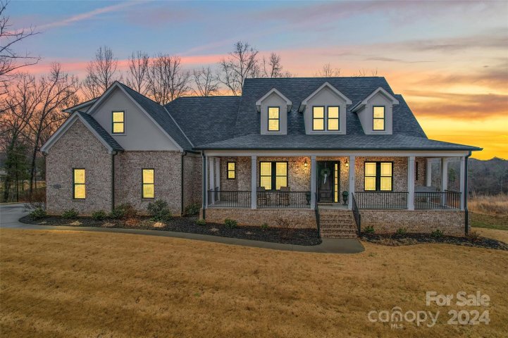 743 Misty Arbor Ford sold home in The Retreat At Sunset Ridge, Clover, SC
