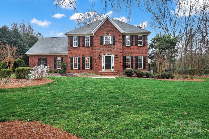 7021 Valleyview Court sold home in Highview Estates at Lake Providence, Matthews, NC