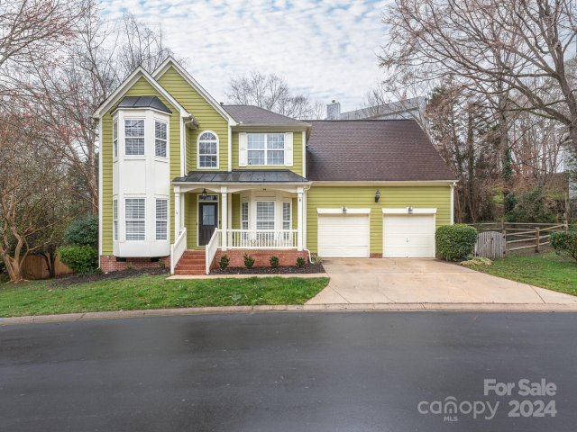 14220 Queens Carriage Place sold home in Harbor Club, Charlotte, NC