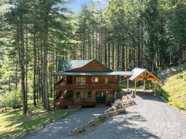 210 White Pine Lane sold home in Beech Creek Estates, Bakersville, NC