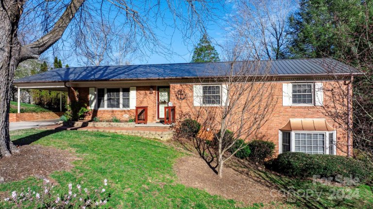 914 Hemlock Drive sold home in Charlesmont, Lenoir, NC