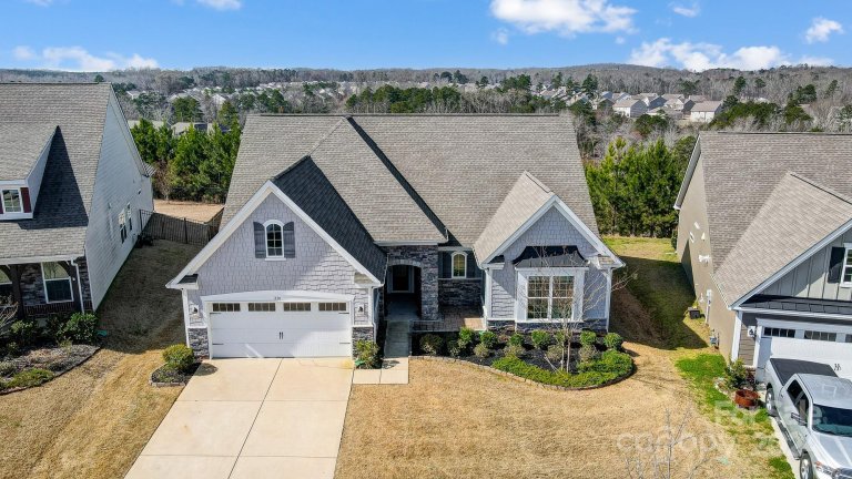 230 Kentmere Lane sold home in Summerhouse at Paddlers Cove, Lake Wylie, SC