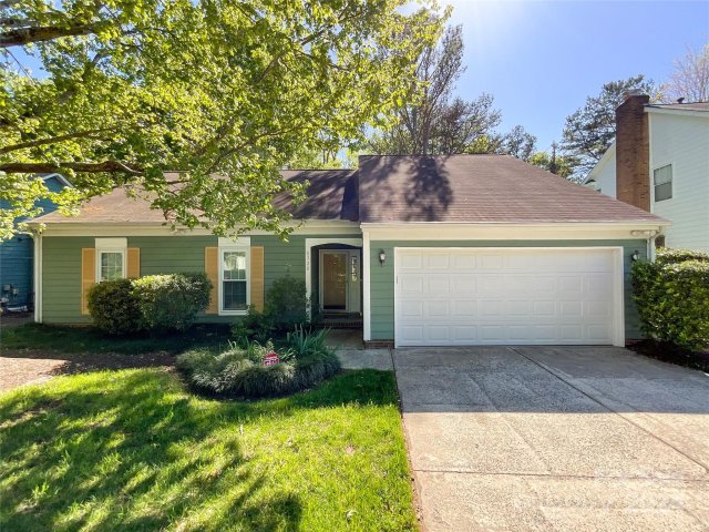 8328 Houndstooth Drive sold home in Morris Village, Charlotte, NC