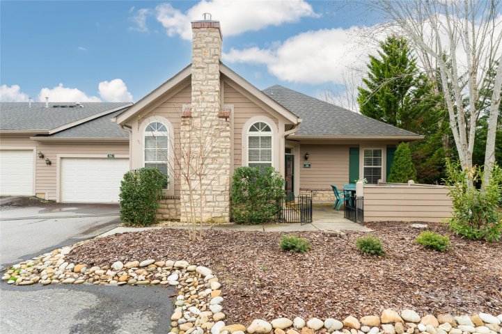 16 Mountain Meadow Circle sold home in Hamburg Crossing, Weaverville, NC