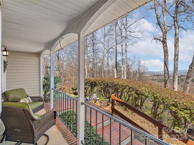 808 Summit Farm Lane sold home in Hunters Glen, Hendersonville, NC