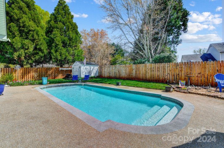 12622 Mcginnis Lane sold home in Mcginnis Village, Huntersville, NC