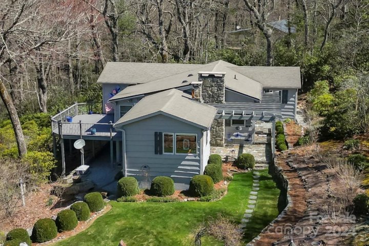 6411 West View Drive sold home in Gingercake Acres, Newland, NC