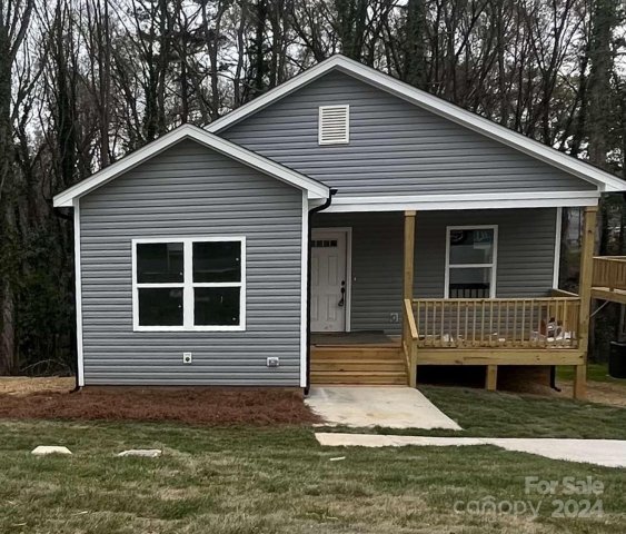 900 N Weldon Street sold home in Cleveland Heights, Gastonia, NC