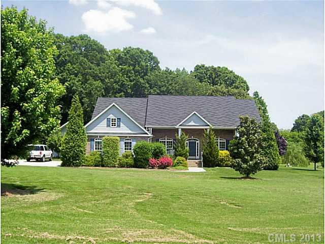 5115 Pond Bluff Drive sold home in Lathans Pond, Monroe, NC