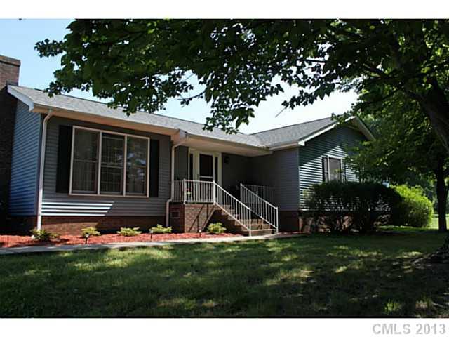 136 Perrin Drive sold home in Waters Edge, Mooresville, NC