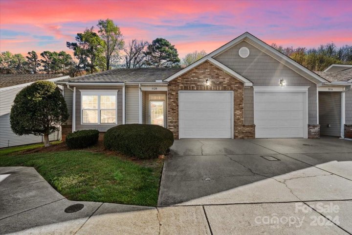 3120 Village Glen Lane sold home in Village Glen, Charlotte, NC