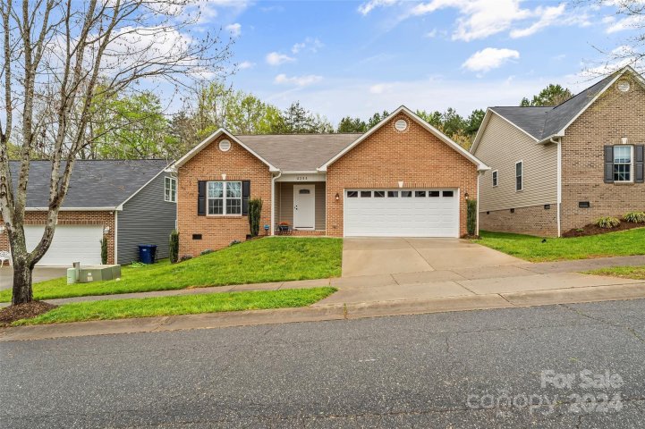 4284 Pickering Drive sold home in Thornbury Village, Hickory, NC