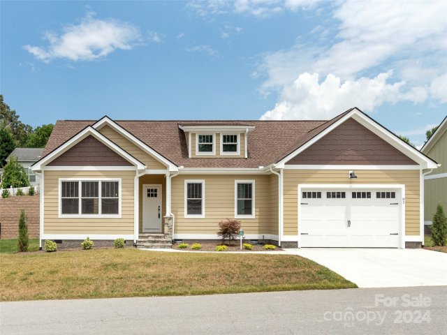 82 Olde Oak Way sold home in Olde Oak, Hendersonville, NC
