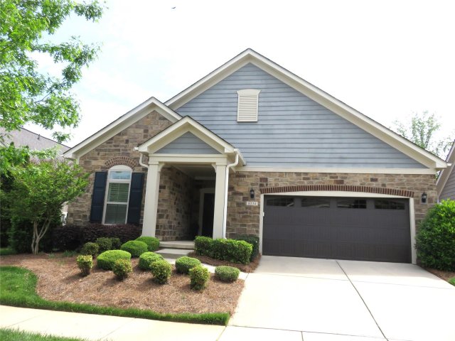8234 Parknoll Drive sold home in The Courtyards of HUntersville, Huntersville, NC