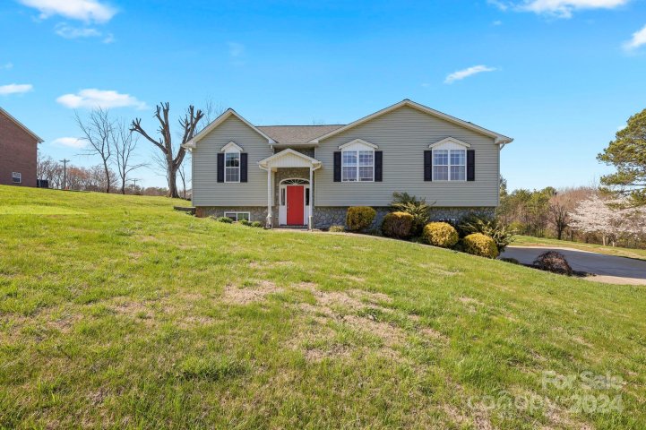 1310 Gallatin Lane sold home in Friendship Acres, Hudson, NC
