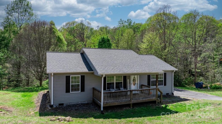 1338 39th Street Circle 16 sold home in Western Ridge, Hickory, NC