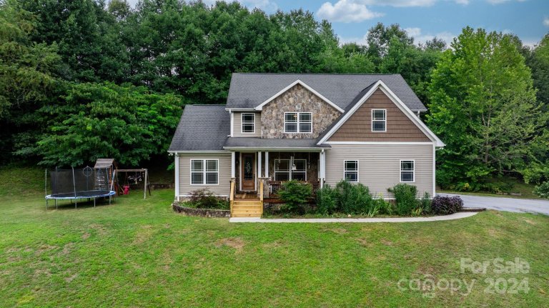 30 Glenhaven Drive sold home in Glenhaven, Marion, NC