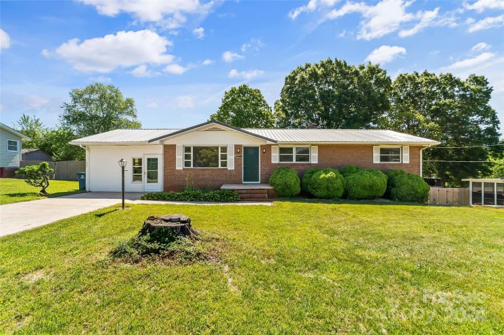 2820 21st Street sold home in Belle Meade, Hickory, NC