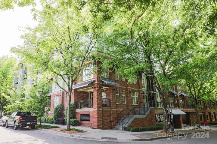 1101 W 1st Street 116 sold home in First Row Condominium, Charlotte, NC