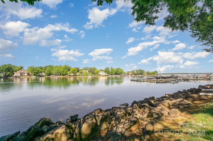 20601 Cutter Court sold home in Pointe Regatta, Cornelius, NC