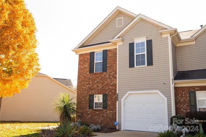 9009 Cinnabay Drive sold home in Towne Meadows, Charlotte, NC