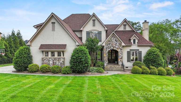 2211 Garden View Lane sold home in Hadley Park, Weddington, NC