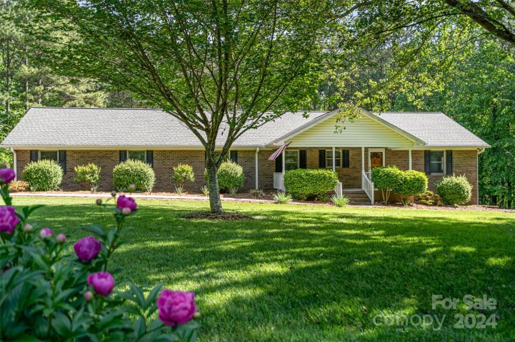 170 Kingfisher Drive sold home in Whippoorwill Woods, Mooresville, NC