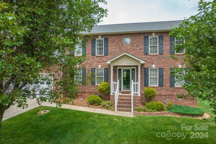 5938 Pinewinds Drive sold home in Bakersview Meadows, Hickory, NC