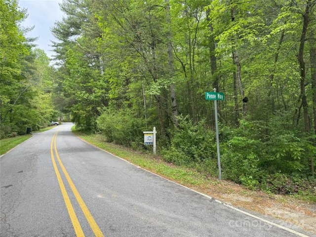 10 Greenbriar Avenue sold home in Greenbriar, Flat Rock, NC