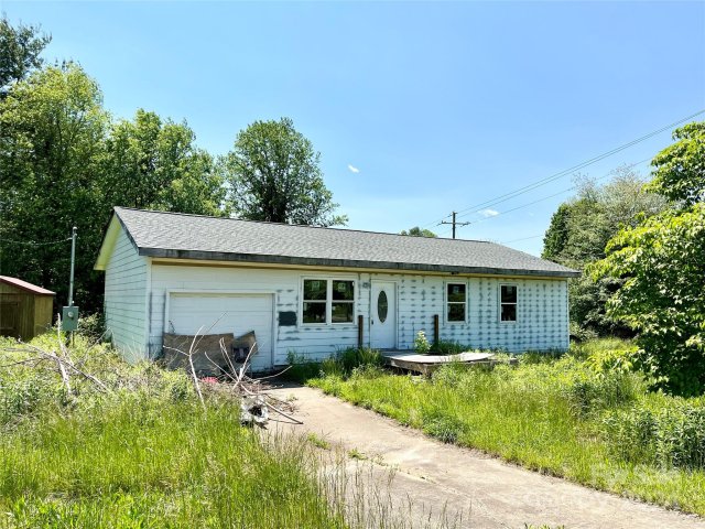 102 Willowbrook Road sold home in Willowbrook, Hendersonville, NC
