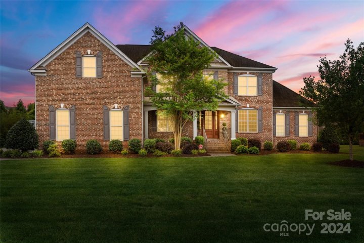 10004 White Dogwood Lane sold home in The Preserve at Marvin, Waxhaw, NC