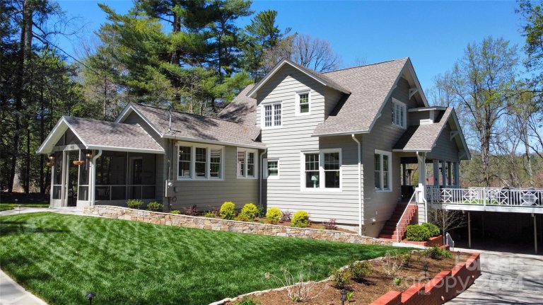 1913 Trellis Lane sold home in Laurel Park Estates, Laurel Park, NC