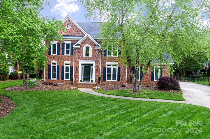 5909 Moray Court sold home in Kings Crossing, Concord, NC