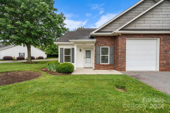 1682 Golden Cedar Lane sold home in Mt Olive Manor, Newton, NC