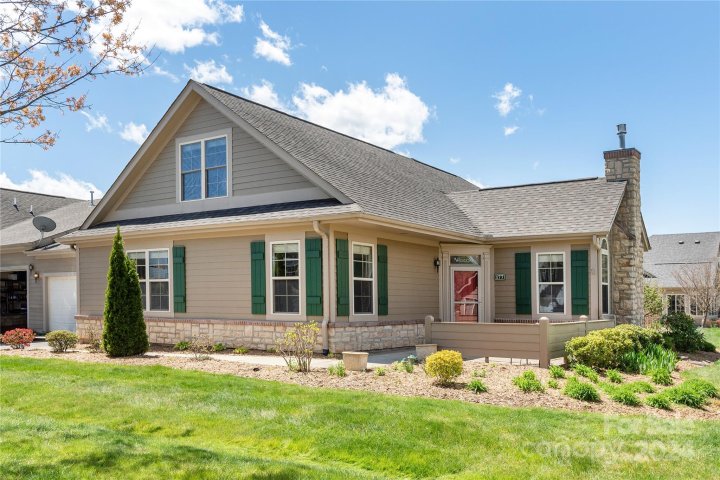 177 Summerfield Place sold home in Orchards at Flat Rock, Flat Rock, NC