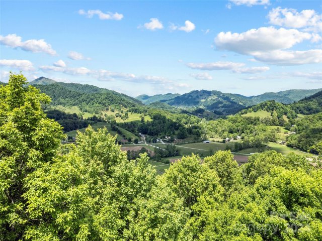 Lot 16 Winfield Drive sold home in Winfield Estates, Clyde, NC