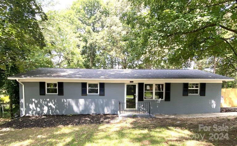 211 Forest Park Road sold home in Forest Park, Matthews, NC