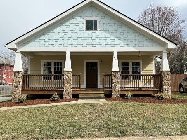 121 Estelle Park Drive sold home in Estelle Park, Asheville, NC